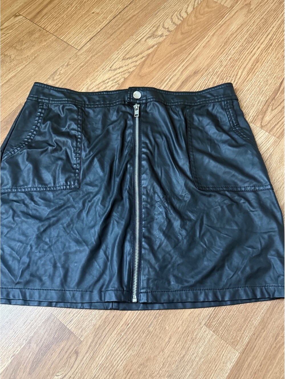 New Look Black Faux Leather Mini Skirt with Front Zipper and Snap Button XL